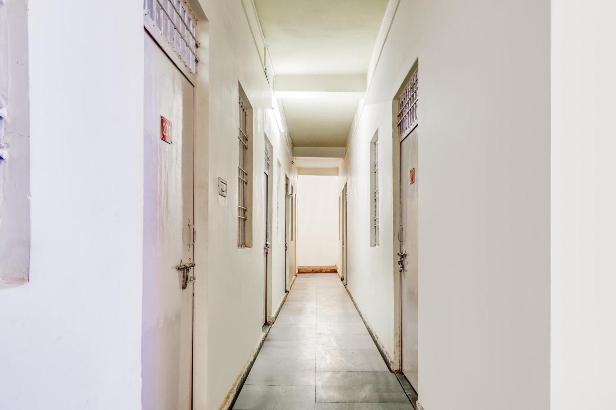 Spot On Siddhi Maa Hotel Gwalior Exterior foto